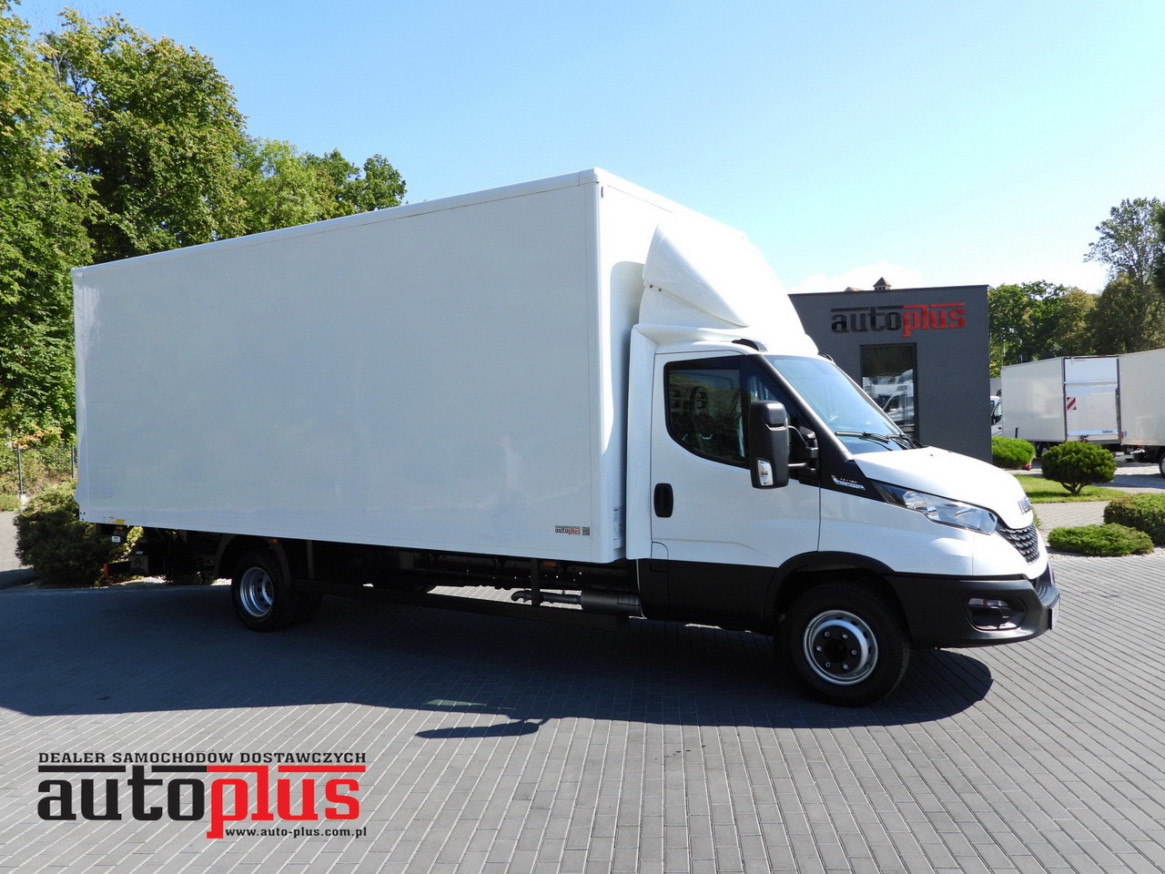 IVECO DAILY 72C18 LIFT 14 PALLETS CRUISE CONTROL PNEUMATICS AUTOMATIC TRANSMISSION HI-MATIC TWIN WHEELS AIR CONDITIONING 180HP - Вантажівка з закритим кузовом: фото 1 IVECO DAILY 72C18 LIFT 14 PALLETS CRUISE CONTROL PNEUMATICS AUTOMATIC TRANSMISSION HI-MATIC TWIN WHEELS AIR CONDITIONING 180HP - Вантажівка з закритим кузовом: фото 1