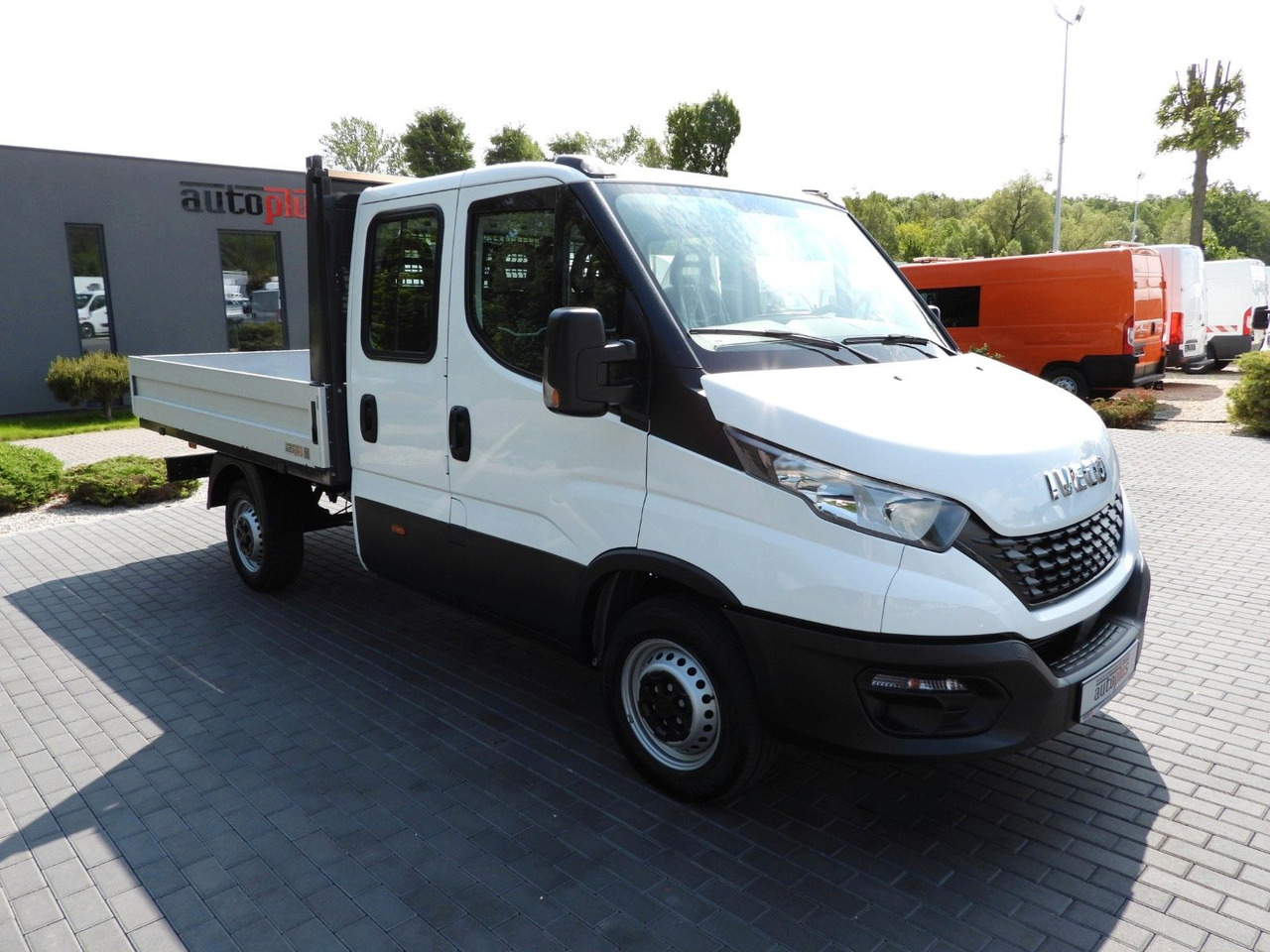Iveco DAILY 35S12 PRITSCHE DOPPELKABINE DOKA 7 SITZE - Легка бортова вантажівка, Вантажопасажирський фургон: фото 4 Iveco DAILY 35S12 PRITSCHE DOPPELKABINE DOKA 7 SITZE - Легка бортова вантажівка, Вантажопасажирський фургон: фото 4
