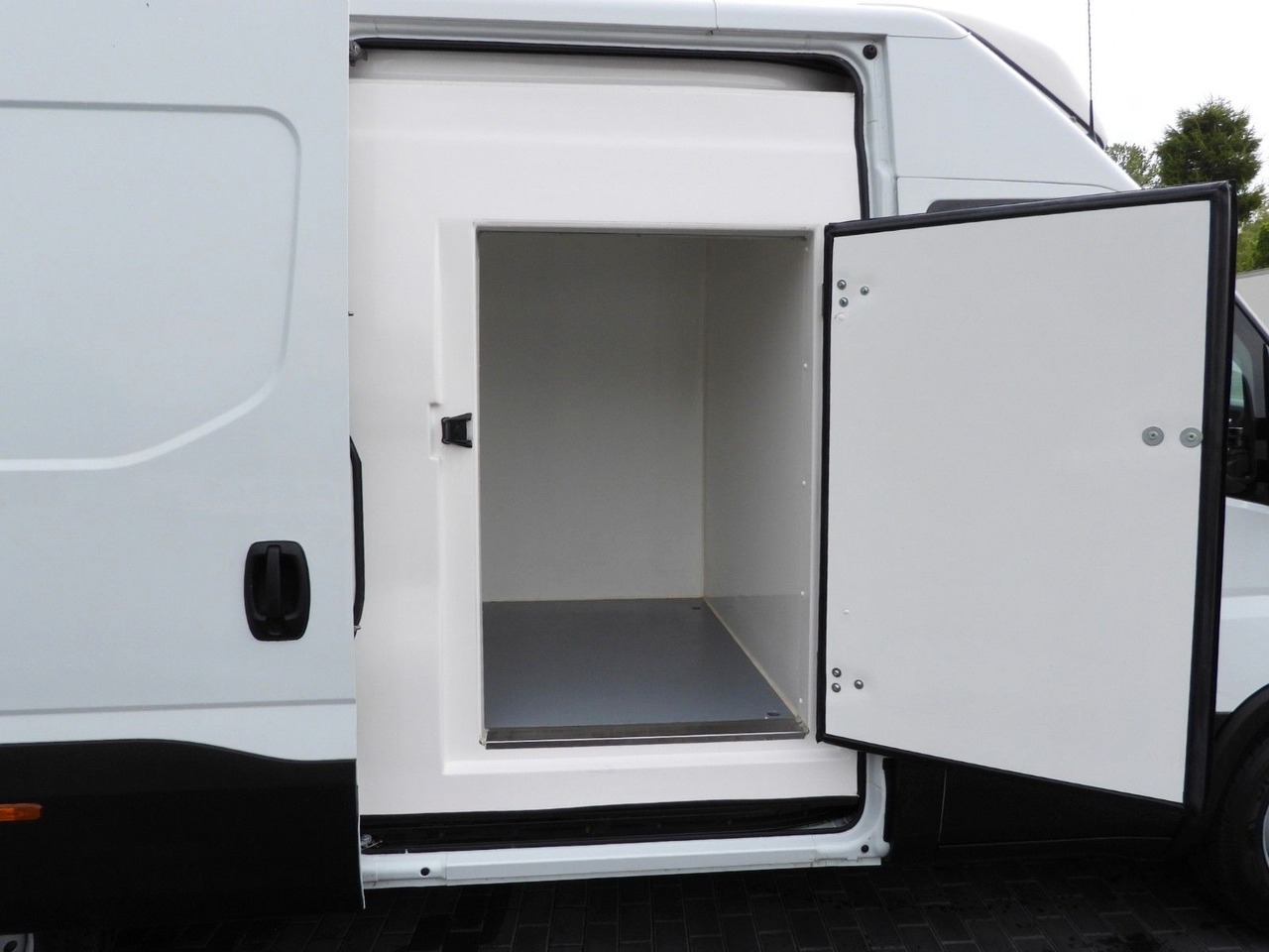 Iveco DAILY 35S14 KÜHLKASTENWAGEN-10*C TEMPOMAT в лізинг Iveco DAILY 35S14 KÜHLKASTENWAGEN-10*C TEMPOMAT: фото 15