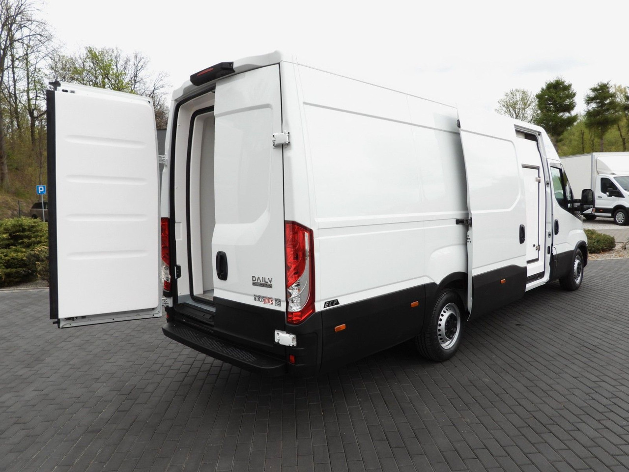 Iveco DAILY 35S14 KÜHLKASTENWAGEN -5*C STROMVERSORGUNG - Фургон-рефрижератор: фото 3 Iveco DAILY 35S14 KÜHLKASTENWAGEN -5*C STROMVERSORGUNG - Фургон-рефрижератор: фото 3