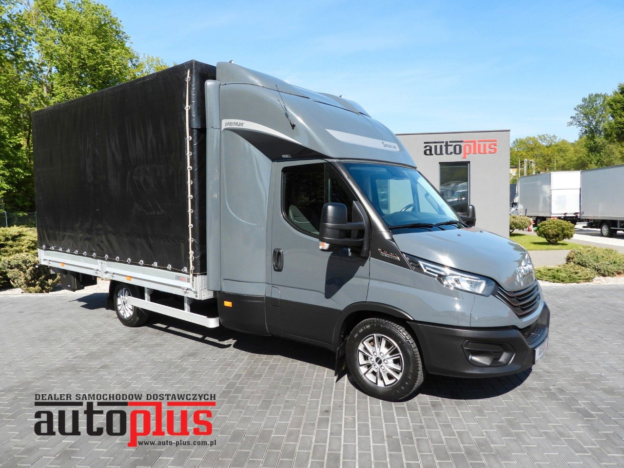 Iveco DAILY 35S18 PRITSCHE PLANE 10 PALETTEN WEBASTO - Тентований фургон, Вантажопасажирський фургон: фото 1 Iveco DAILY 35S18 PRITSCHE PLANE 10 PALETTEN WEBASTO - Тентований фургон, Вантажопасажирський фургон: фото 1