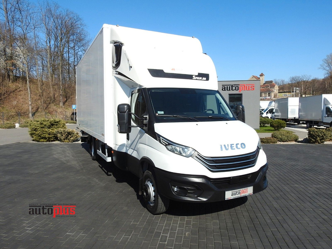 Iveco DAILY 70C18 KOFFER AUFZUG 14 PALETTEN WEBASTO - Фургон з закритим кузовом, Вантажопасажирський фургон: фото 1 Iveco DAILY 70C18 KOFFER AUFZUG 14 PALETTEN WEBASTO - Фургон з закритим кузовом, Вантажопасажирський фургон: фото 1