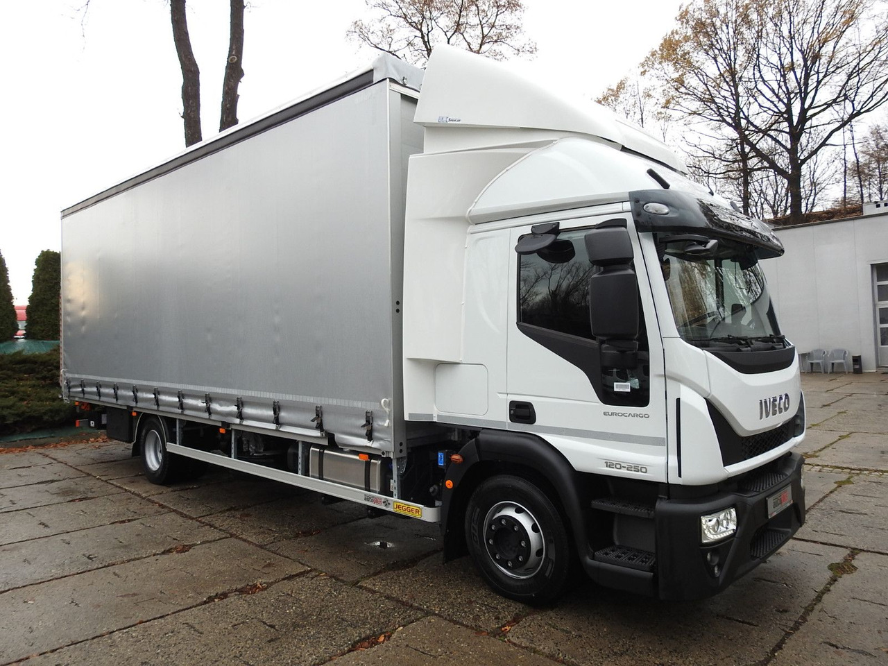 Iveco EUROCARGO 120-250 PRITSCHE PLANE 18 PALETTEN A/C - Тентована вантажівка: фото 4 Iveco EUROCARGO 120-250 PRITSCHE PLANE 18 PALETTEN A/C - Тентована вантажівка: фото 4