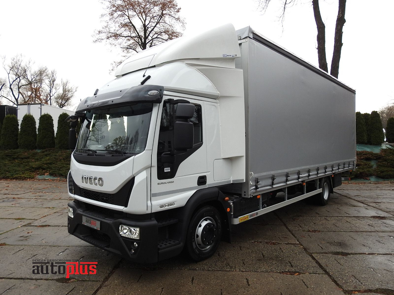 Iveco EUROCARGO 120-250 PRITSCHE PLANE 18 PALETTEN A/C - Тентована вантажівка: фото 1 Iveco EUROCARGO 120-250 PRITSCHE PLANE 18 PALETTEN A/C - Тентована вантажівка: фото 1