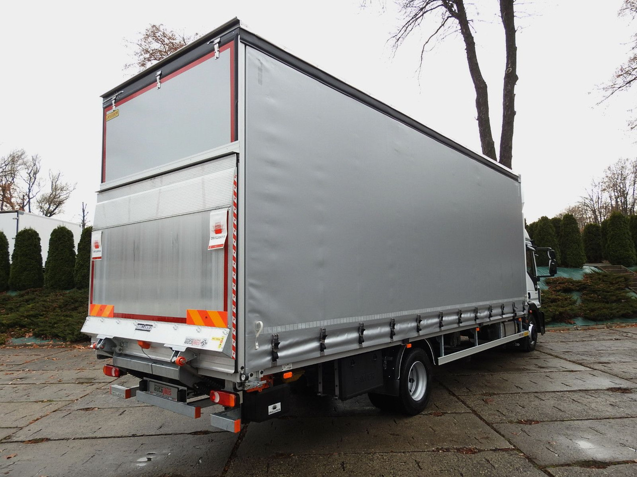 Iveco EUROCARGO 120-250 PRITSCHE PLANE 18 PALETTEN A/C - Тентована вантажівка: фото 3 Iveco EUROCARGO 120-250 PRITSCHE PLANE 18 PALETTEN A/C - Тентована вантажівка: фото 3