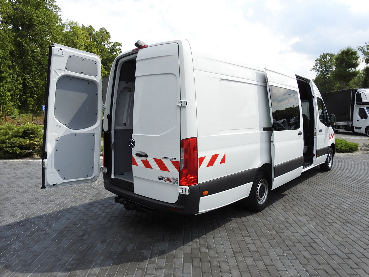 MERCEDES SPRINTER BOX DELIVERY VAN 5 SEATS CRUISE CONTROL NAVIGATION AIR CONDITIONING AUTOMATIC TRANSMISSION 160HP - Комерційний автомобіль: фото 3 MERCEDES SPRINTER BOX DELIVERY VAN 5 SEATS CRUISE CONTROL NAVIGATION AIR CONDITIONING AUTOMATIC TRANSMISSION 160HP - Комерційний автомобіль: фото 3