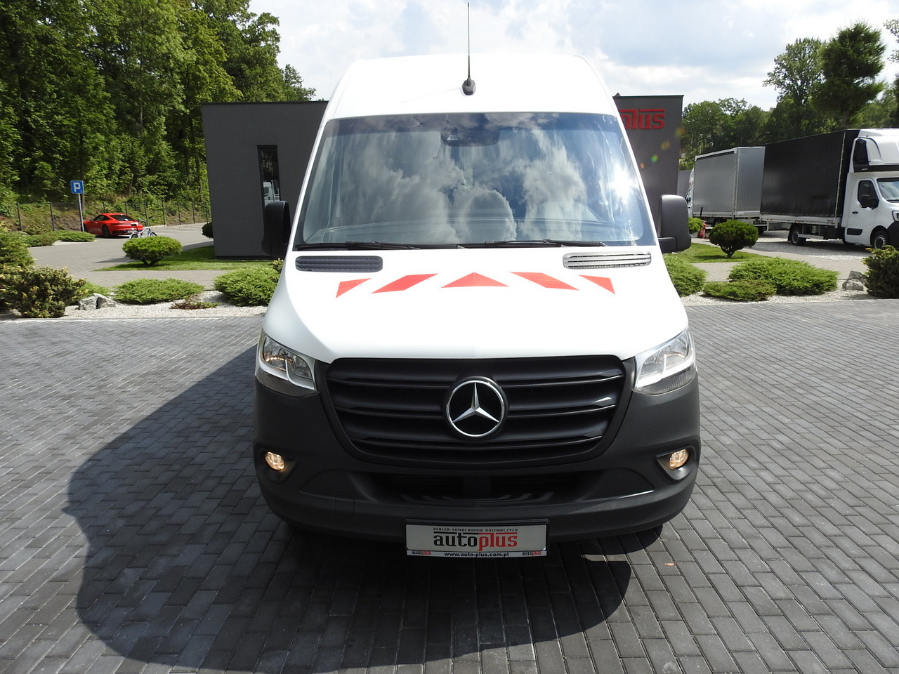 MERCEDES SPRINTER BOX DELIVERY VAN 5 SEATS CRUISE CONTROL NAVIGATION AIR CONDITIONING AUTOMATIC TRANSMISSION 160HP - Комерційний автомобіль: фото 5 MERCEDES SPRINTER BOX DELIVERY VAN 5 SEATS CRUISE CONTROL NAVIGATION AIR CONDITIONING AUTOMATIC TRANSMISSION 160HP - Комерційний автомобіль: фото 5