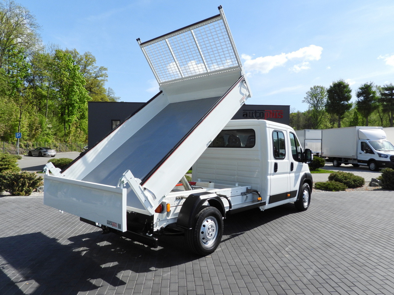 PEUGEOT BOXER TIPPER DOUBLE CABIN DOKA 7 SEATS CRUISE CONTROL AIR CONDITIONING 140HP - Комерційний автомобіль: фото 3 PEUGEOT BOXER TIPPER DOUBLE CABIN DOKA 7 SEATS CRUISE CONTROL AIR CONDITIONING 140HP - Комерційний автомобіль: фото 3
