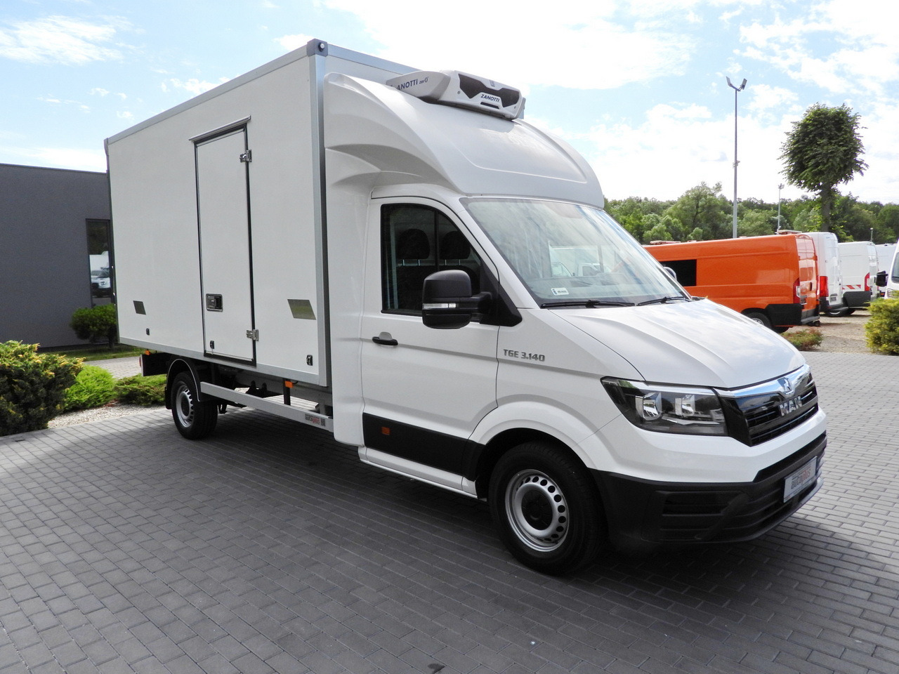 MAN TGE 3.140 REGRIGERATOR BOX -1*C 8 PALLETS HEATING FUNCTION CRUISE CONTROL PNEUMATICS AIR CONDITIONING 140HP - Фургон-рефрижератор: фото 4 MAN TGE 3.140 REGRIGERATOR BOX -1*C 8 PALLETS HEATING FUNCTION CRUISE CONTROL PNEUMATICS AIR CONDITIONING 140HP - Фургон-рефрижератор: фото 4