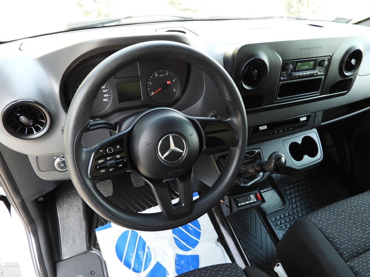 MERCEDES SPRINTER 316 REGRIGERATOR BOX 0*C LIFT 8 PALLETS CRUISE CONTROL PNEUMATICS AIR CONDITIONING 160HP - Фургон-рефрижератор: фото 2 MERCEDES SPRINTER 316 REGRIGERATOR BOX 0*C LIFT 8 PALLETS CRUISE CONTROL PNEUMATICS AIR CONDITIONING 160HP - Фургон-рефрижератор: фото 2