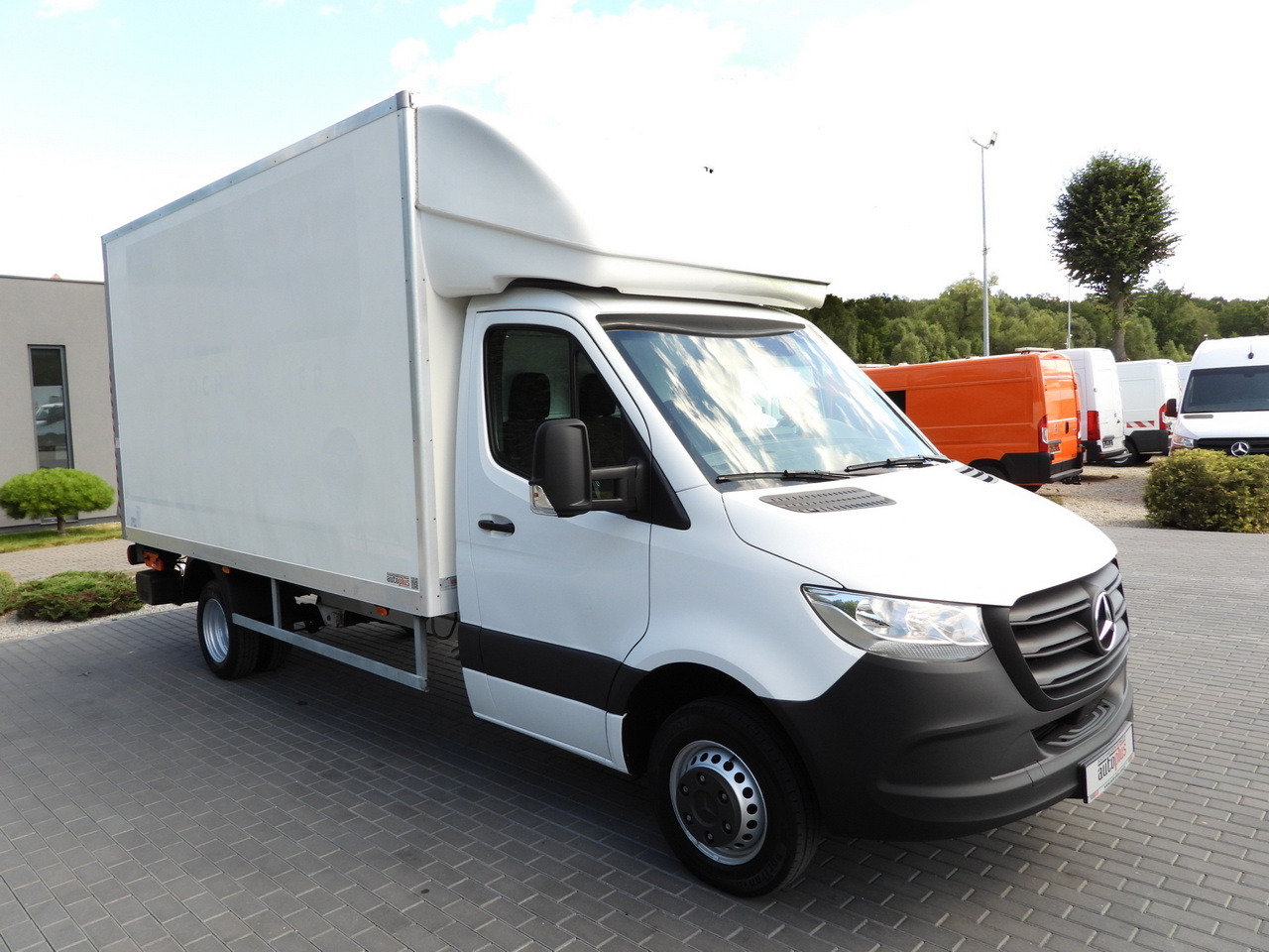 MERCEDES SPRINTER 514 BOX LIFT 8 PALLETS CRUISE CONTROL TWIN WHEELS AIR CONDITIONING 140HP - Фургон з закритим кузовом: фото 4 MERCEDES SPRINTER 514 BOX LIFT 8 PALLETS CRUISE CONTROL TWIN WHEELS AIR CONDITIONING 140HP - Фургон з закритим кузовом: фото 4