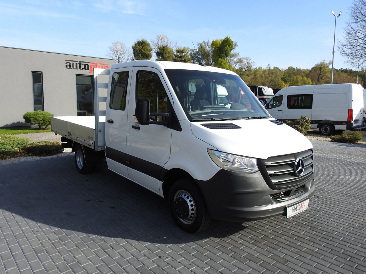 MERCEDES SPRINTER 516 STAKE BODY DOUBLE CABIN DOKA 6 SEATS CRUISE CONTROL AIR CONDITIONING TWIN WHEELS 160HP - Легка бортова вантажівка: фото 4 MERCEDES SPRINTER 516 STAKE BODY DOUBLE CABIN DOKA 6 SEATS CRUISE CONTROL AIR CONDITIONING TWIN WHEELS 160HP - Легка бортова вантажівка: фото 4