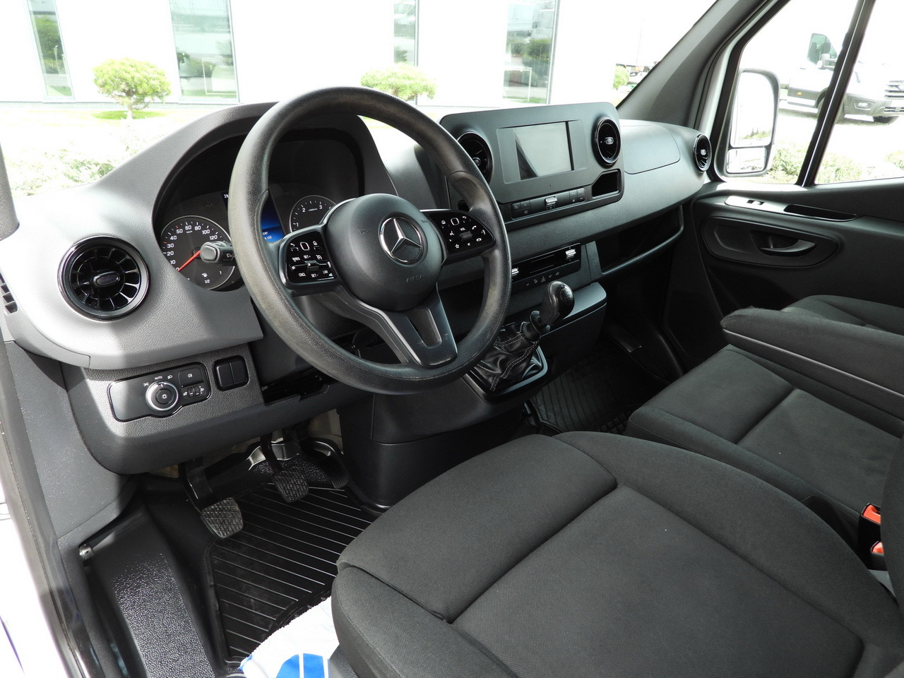 MERCEDES SPRINTER 516 TIPPER CRUISE CONTROL TWIN WHEELS AIR CONDITIONING 160HP - Малотоннажний самоскид: фото 2 MERCEDES SPRINTER 516 TIPPER CRUISE CONTROL TWIN WHEELS AIR CONDITIONING 160HP - Малотоннажний самоскид: фото 2