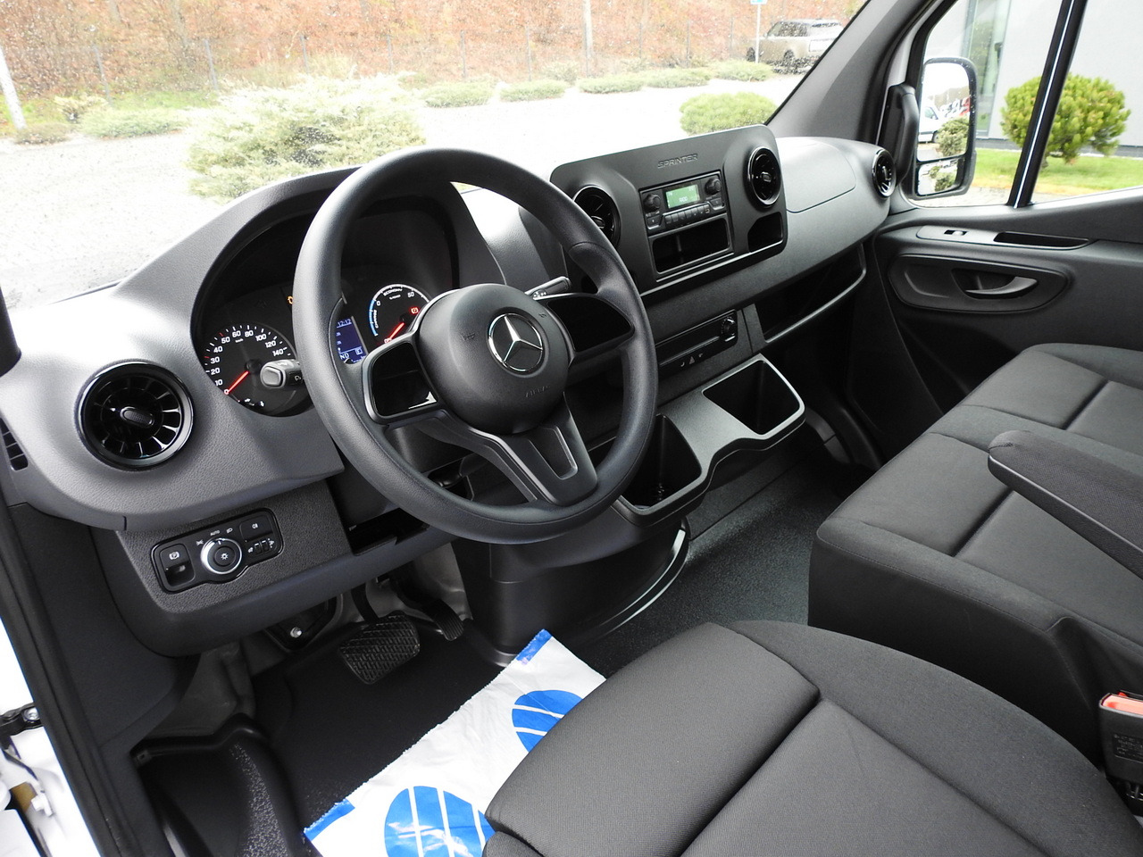 MERCEDES eSprinter NEW ELECTRIC VAN AUTOMATIC TRANSMISSION GUARANTEE 95HP - Суцільнометалевий фургон: фото 2 MERCEDES eSprinter NEW ELECTRIC VAN AUTOMATIC TRANSMISSION GUARANTEE 95HP - Суцільнометалевий фургон: фото 2