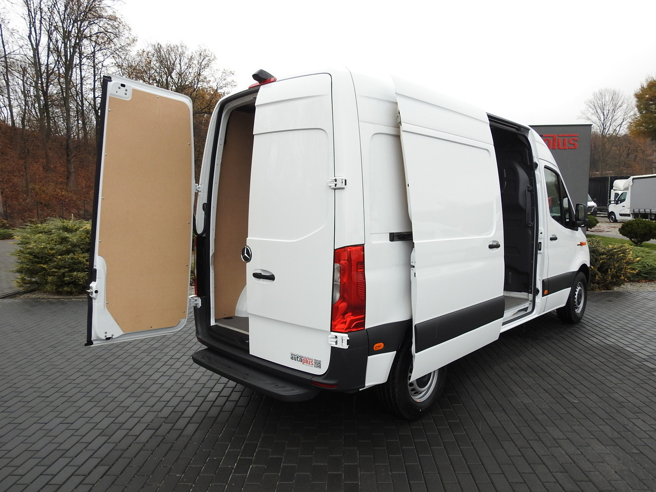 MERCEDES eSprinter NEW ELECTRIC VAN AUTOMATIC TRANSMISSION GUARANTEE 95HP - Суцільнометалевий фургон: фото 3 MERCEDES eSprinter NEW ELECTRIC VAN AUTOMATIC TRANSMISSION GUARANTEE 95HP - Суцільнометалевий фургон: фото 3