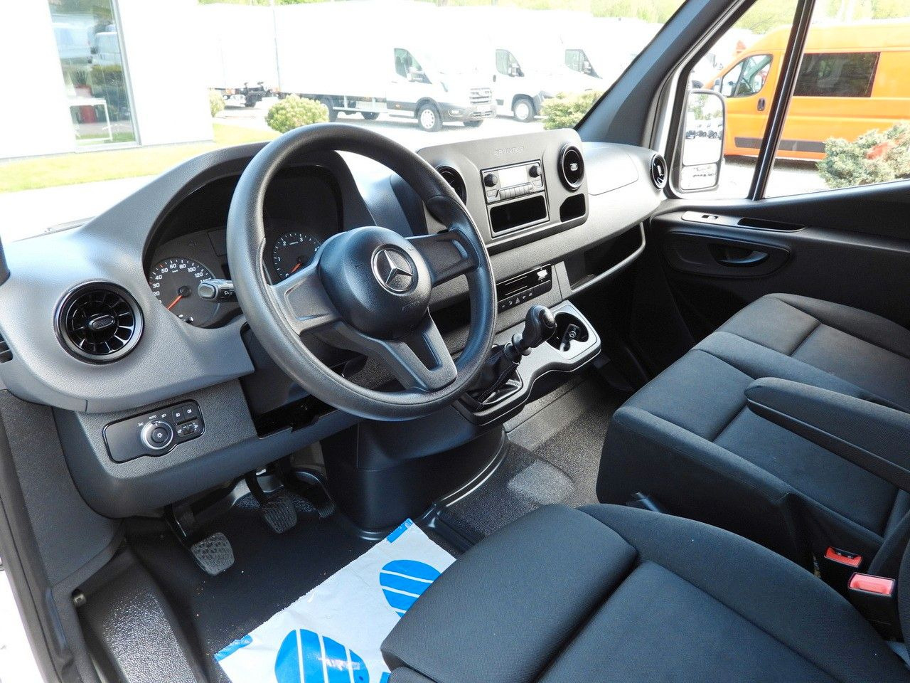 Mercedes-Benz SPRINTER 316 KASTENWAGEN KLIMAANLAGE 165PS Mercedes-Benz SPRINTER 316 KASTENWAGEN KLIMAANLAGE 165PS - Суцільнометалевий фургон: фото 2 Mercedes-Benz SPRINTER 316 KASTENWAGEN KLIMAANLAGE 165PS Mercedes-Benz SPRINTER 316 KASTENWAGEN KLIMAANLAGE 165PS - Суцільнометалевий фургон: фото 2