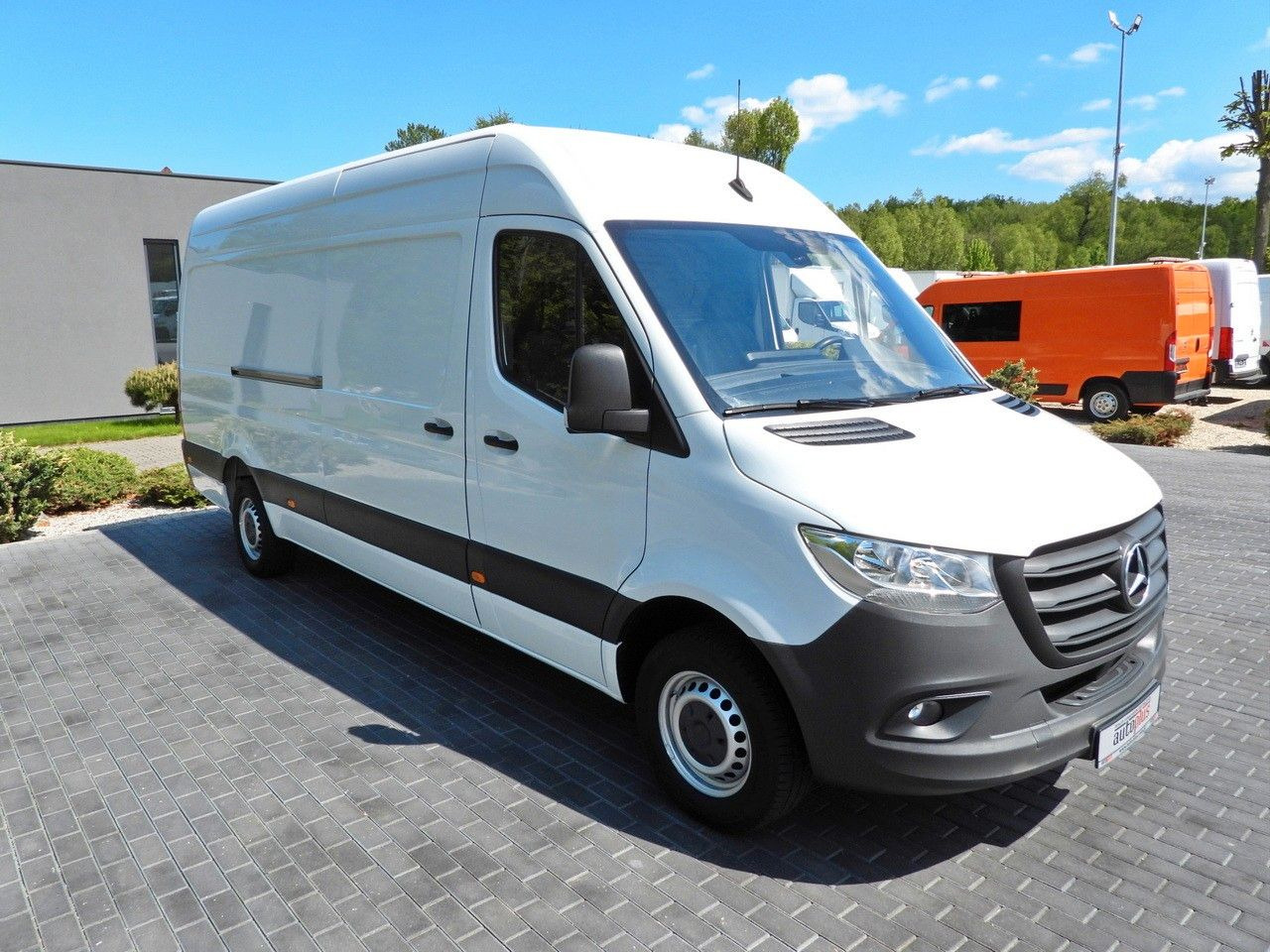 Mercedes-Benz SPRINTER 316 KASTENWAGEN KLIMAANLAGE 165PS Mercedes-Benz SPRINTER 316 KASTENWAGEN KLIMAANLAGE 165PS - Суцільнометалевий фургон: фото 4 Mercedes-Benz SPRINTER 316 KASTENWAGEN KLIMAANLAGE 165PS Mercedes-Benz SPRINTER 316 KASTENWAGEN KLIMAANLAGE 165PS - Суцільнометалевий фургон: фото 4