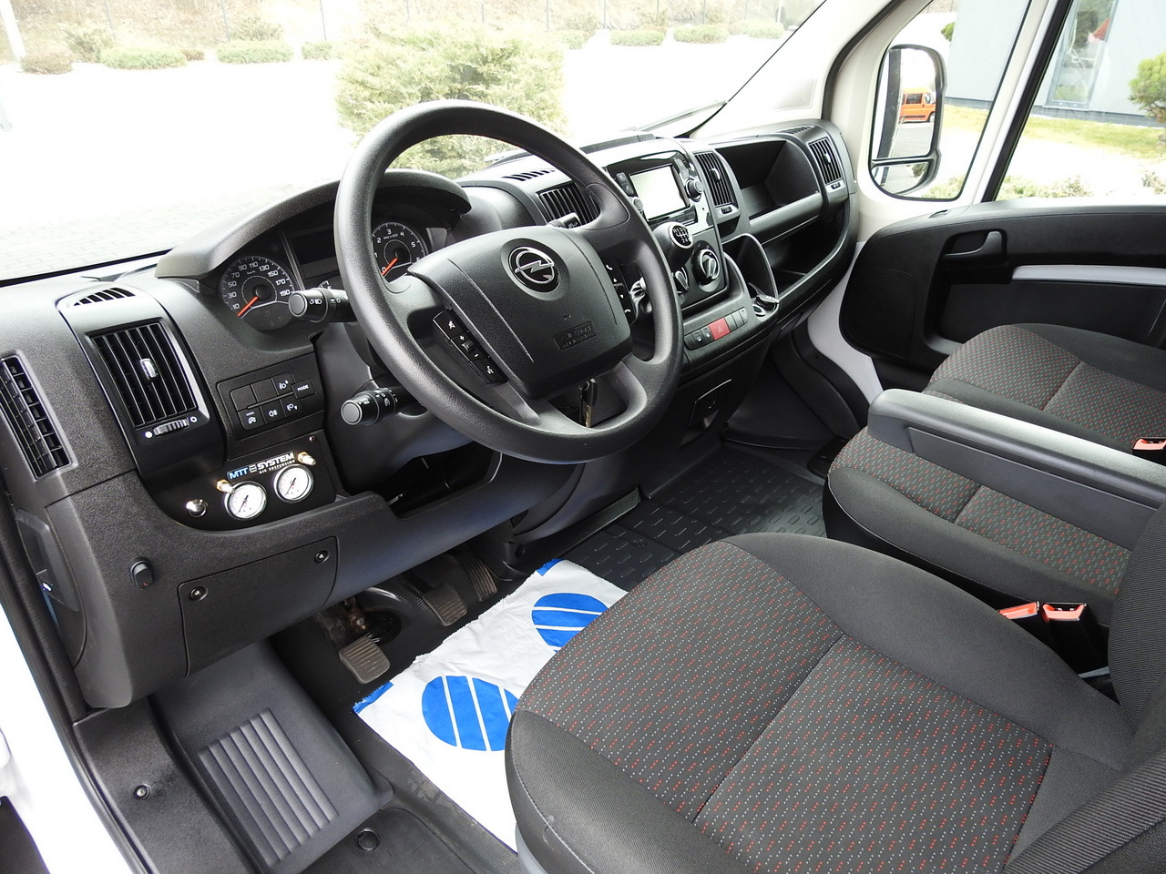 OPEL MOVANO TARPAULIN 10 PALLETS WEBASTO CRUISE CONTROL PNEUMATICS AIR CONDITIONING 165HP - Тентований фургон: фото 2 OPEL MOVANO TARPAULIN 10 PALLETS WEBASTO CRUISE CONTROL PNEUMATICS AIR CONDITIONING 165HP - Тентований фургон: фото 2