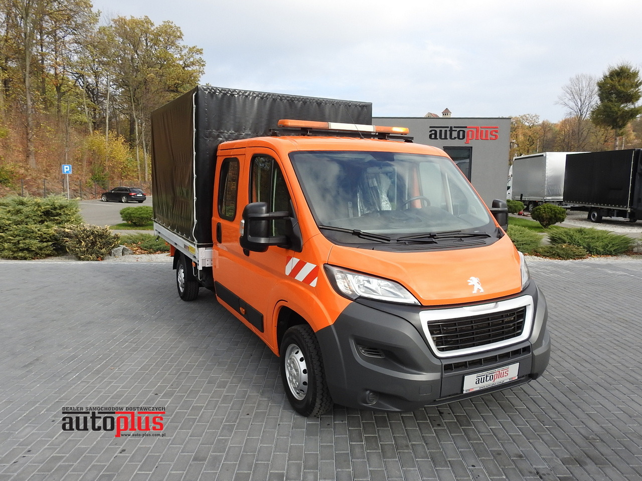 PEUGEOT BOXER STAKE BODY TARPAULIN DOUBLE CABIN DOKA 7 SEATS AIR CONDITIONING PNEUMATICS 140HP - Легка бортова вантажівка: фото 1 PEUGEOT BOXER STAKE BODY TARPAULIN DOUBLE CABIN DOKA 7 SEATS AIR CONDITIONING PNEUMATICS 140HP - Легка бортова вантажівка: фото 1