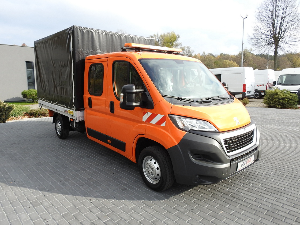 PEUGEOT BOXER STAKE BODY TARPAULIN DOUBLE CABIN DOKA 7 SEATS AIR CONDITIONING PNEUMATICS 140HP - Легка бортова вантажівка: фото 4 PEUGEOT BOXER STAKE BODY TARPAULIN DOUBLE CABIN DOKA 7 SEATS AIR CONDITIONING PNEUMATICS 140HP - Легка бортова вантажівка: фото 4