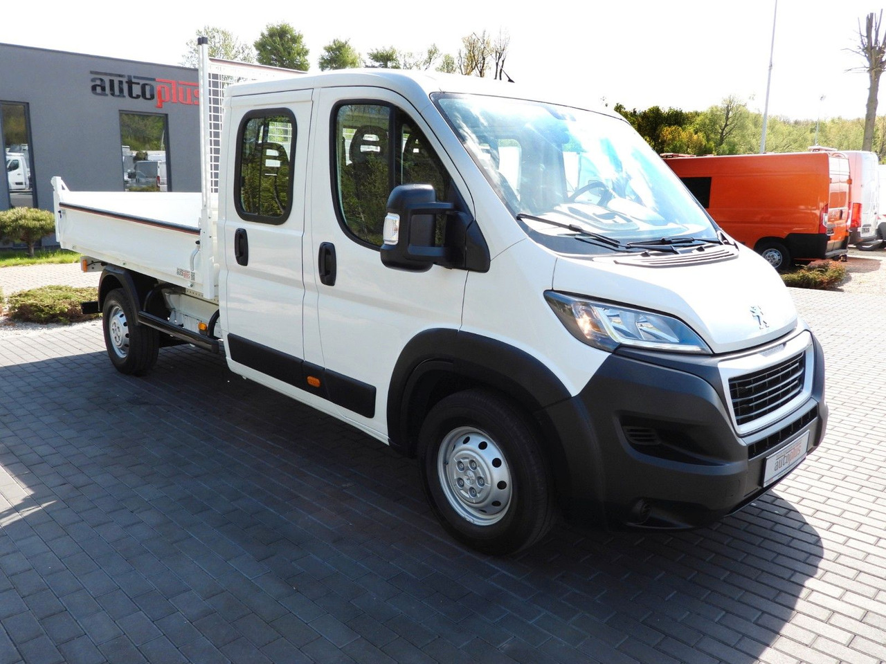 Peugeot BOXER KIPPER DOPPELKABINE DOKA 7 SITZE TEMPOMAT - Малотоннажний самоскид, Вантажопасажирський фургон: фото 4 Peugeot BOXER KIPPER DOPPELKABINE DOKA 7 SITZE TEMPOMAT - Малотоннажний самоскид, Вантажопасажирський фургон: фото 4