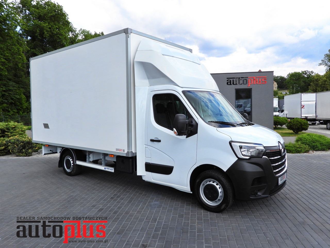 RENAULT MASTER BOX 8 PALLETS CRUISE CONTROL LED LIGHTS AIR CONDITIONING 165HP - Фургон з закритим кузовом: фото 1 RENAULT MASTER BOX 8 PALLETS CRUISE CONTROL LED LIGHTS AIR CONDITIONING 165HP - Фургон з закритим кузовом: фото 1