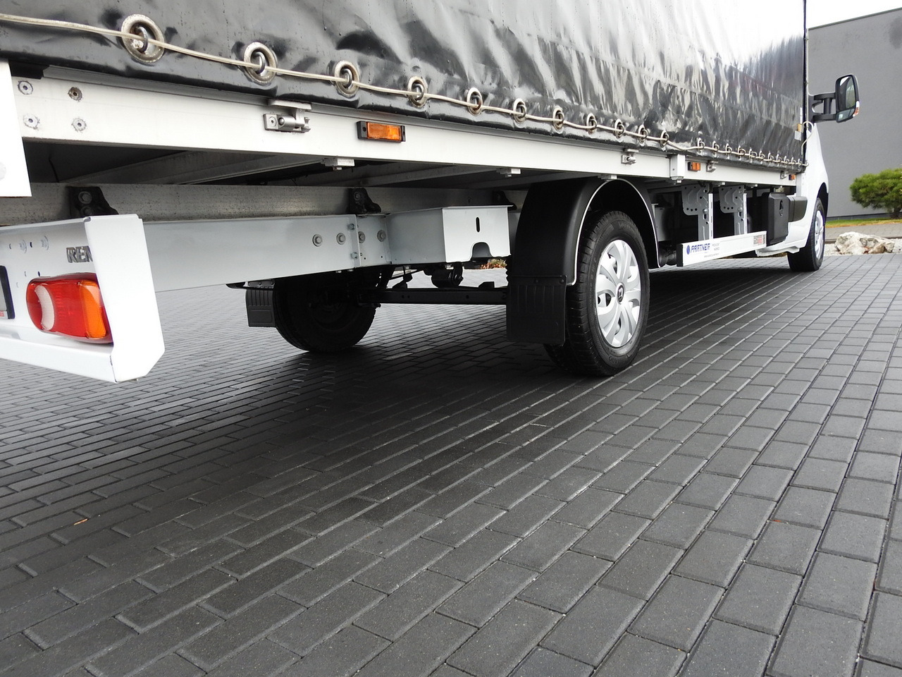 Тентований фургон RENAULT MASTER TARPAULIN 10 PALLETS WEBASTO CRUISE CONTROL AIR CONDITIONING  170HP: фото 17 Тентований фургон RENAULT MASTER TARPAULIN 10 PALLETS WEBASTO CRUISE CONTROL AIR CONDITIONING  170HP: фото 17