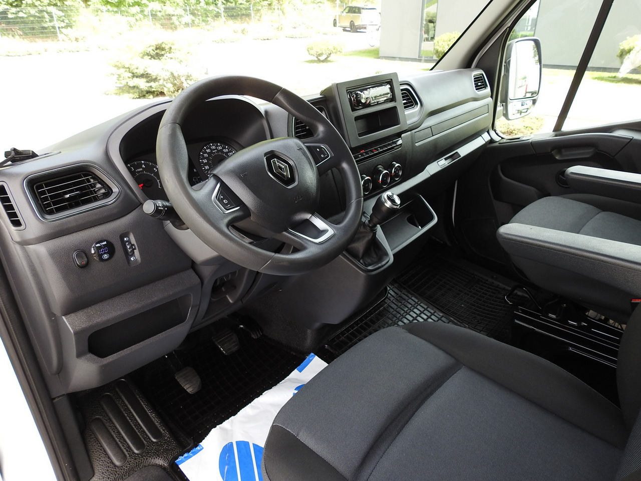 RENAULT MASTER TARPAULIN 10 PALLETS WEBASTO CRUISE CONTROL AIR CONDITIONING LED LIGHTS 165HP - Тентований фургон: фото 2 RENAULT MASTER TARPAULIN 10 PALLETS WEBASTO CRUISE CONTROL AIR CONDITIONING LED LIGHTS 165HP - Тентований фургон: фото 2