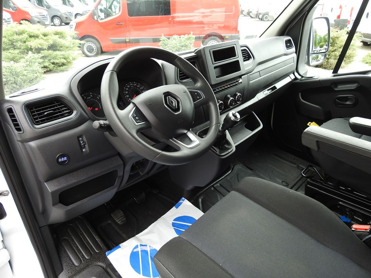 RENAULT MASTER TARPAULIN 10 PALLETS WEBASTO CRUISE CONTROL LED LIGHTS AIR CONDITIONING 165HP - Тентований фургон: фото 2 RENAULT MASTER TARPAULIN 10 PALLETS WEBASTO CRUISE CONTROL LED LIGHTS AIR CONDITIONING 165HP - Тентований фургон: фото 2