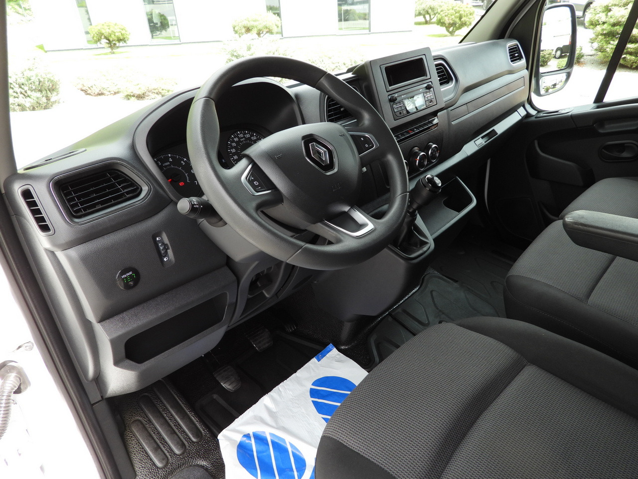 RENAULT MASTER TARPAULIN 10 PALLETS WEBASTO CRUISE CONTROL LED LIGHTS PNEUMATICS AIR CONDITIONING 165HP - Тентований фургон: фото 2 RENAULT MASTER TARPAULIN 10 PALLETS WEBASTO CRUISE CONTROL LED LIGHTS PNEUMATICS AIR CONDITIONING 165HP - Тентований фургон: фото 2