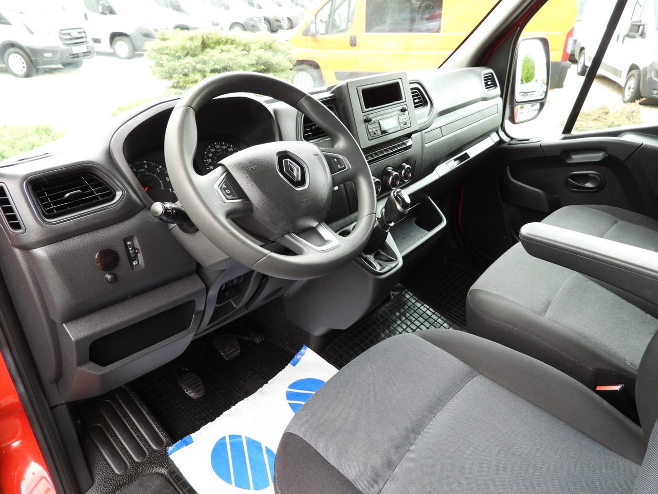 RENAULT MASTER TARPAULIN 10 PALLETS WEBASTO CRUISE CONTROL LED LIGHTS PNEUMATICS AIR CONDITIONING 165HP - Тентований фургон: фото 2 RENAULT MASTER TARPAULIN 10 PALLETS WEBASTO CRUISE CONTROL LED LIGHTS PNEUMATICS AIR CONDITIONING 165HP - Тентований фургон: фото 2