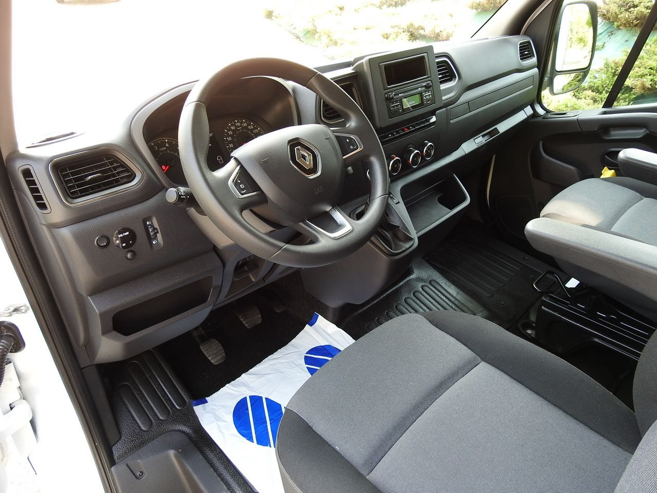 RENAULT MASTER TARPAULIN 8 PALLETS WEBASTO CRUISE CONTROL LED LIGHTS PNEUMATICS 165HP - Тентований фургон: фото 2 RENAULT MASTER TARPAULIN 8 PALLETS WEBASTO CRUISE CONTROL LED LIGHTS PNEUMATICS 165HP - Тентований фургон: фото 2