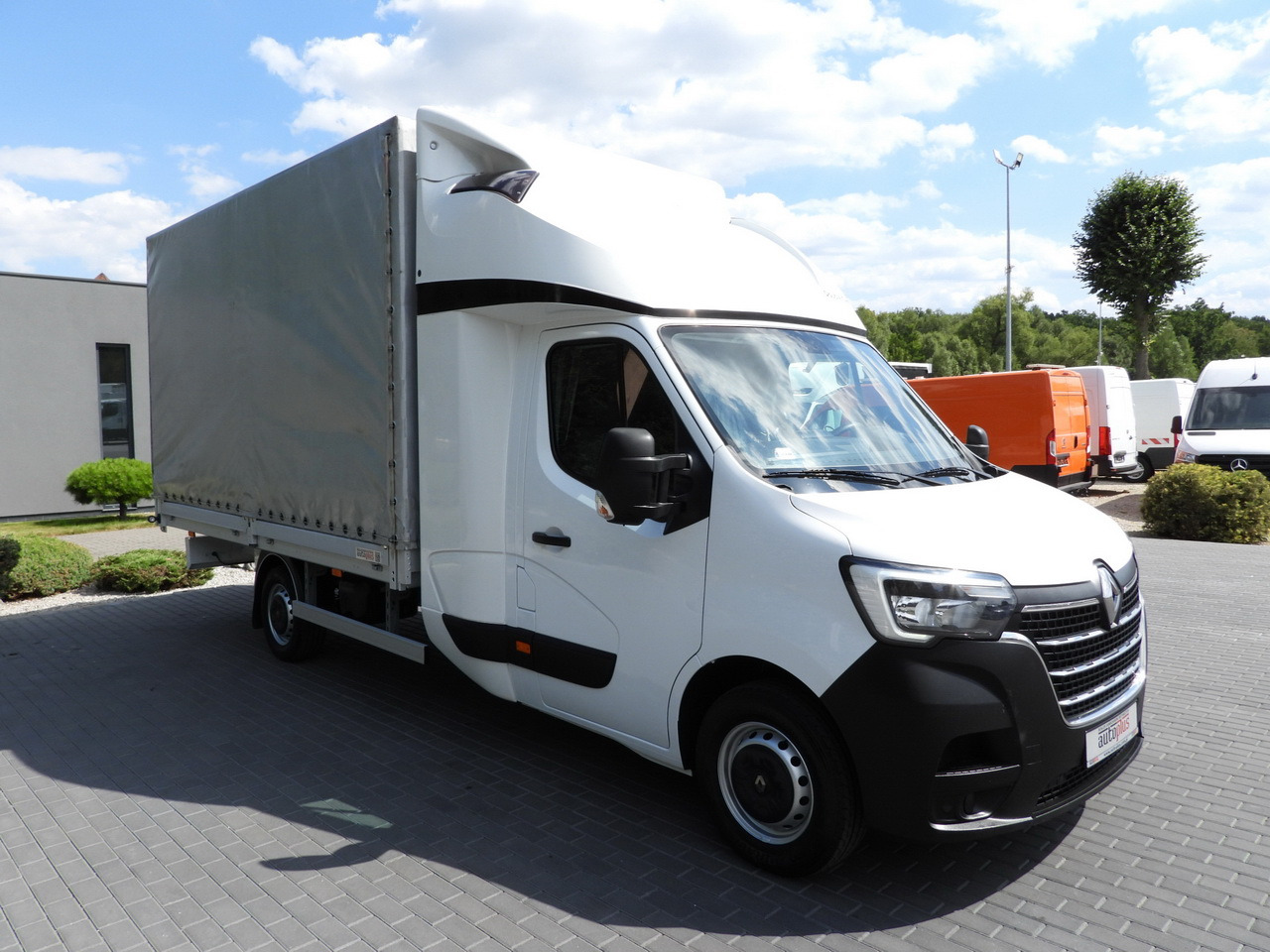 RENAULT MASTER TARPAULIN 8 PALLETS WEBASTO CRUISE CONTROL LED LIGHTS PNEUMATICS AIR CONDITIONING 165HP - Тентований фургон: фото 4 RENAULT MASTER TARPAULIN 8 PALLETS WEBASTO CRUISE CONTROL LED LIGHTS PNEUMATICS AIR CONDITIONING 165HP - Тентований фургон: фото 4