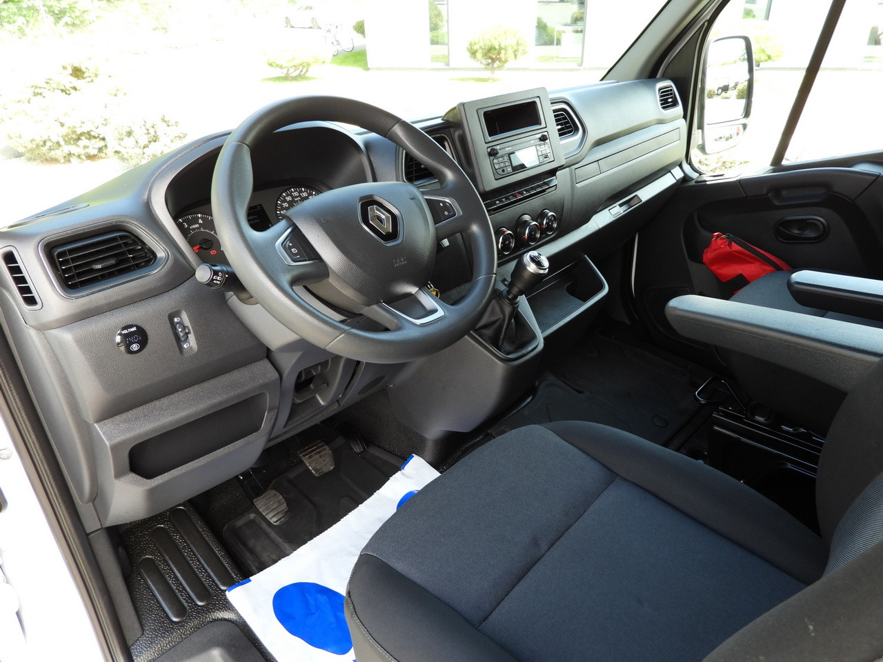 RENAULT MASTER TARPAULIN 8 PALLETS WEBASTO CRUISE CONTROL LED LIGHTS PNEUMATICS AIR CONDITIONING 165HP - Тентований фургон: фото 2 RENAULT MASTER TARPAULIN 8 PALLETS WEBASTO CRUISE CONTROL LED LIGHTS PNEUMATICS AIR CONDITIONING 165HP - Тентований фургон: фото 2