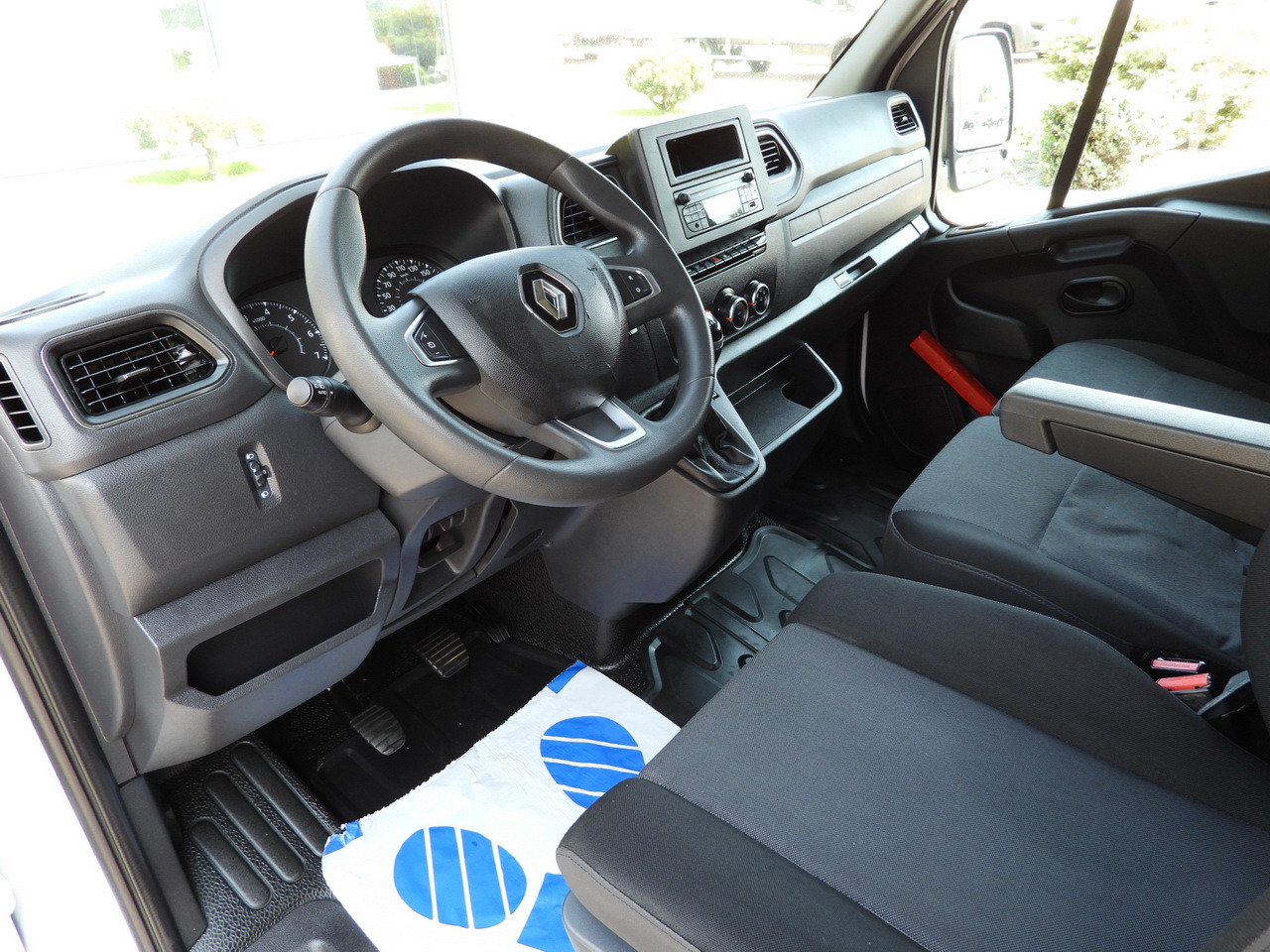 RENAULT MASTER TARPAULIN LIFT 10 PALLETS WEBASTO CRUISE CONTROL LED LIGHTS PNEUMATICS AIR CONDITIONING 165HP - Тентований фургон: фото 2 RENAULT MASTER TARPAULIN LIFT 10 PALLETS WEBASTO CRUISE CONTROL LED LIGHTS PNEUMATICS AIR CONDITIONING 165HP - Тентований фургон: фото 2