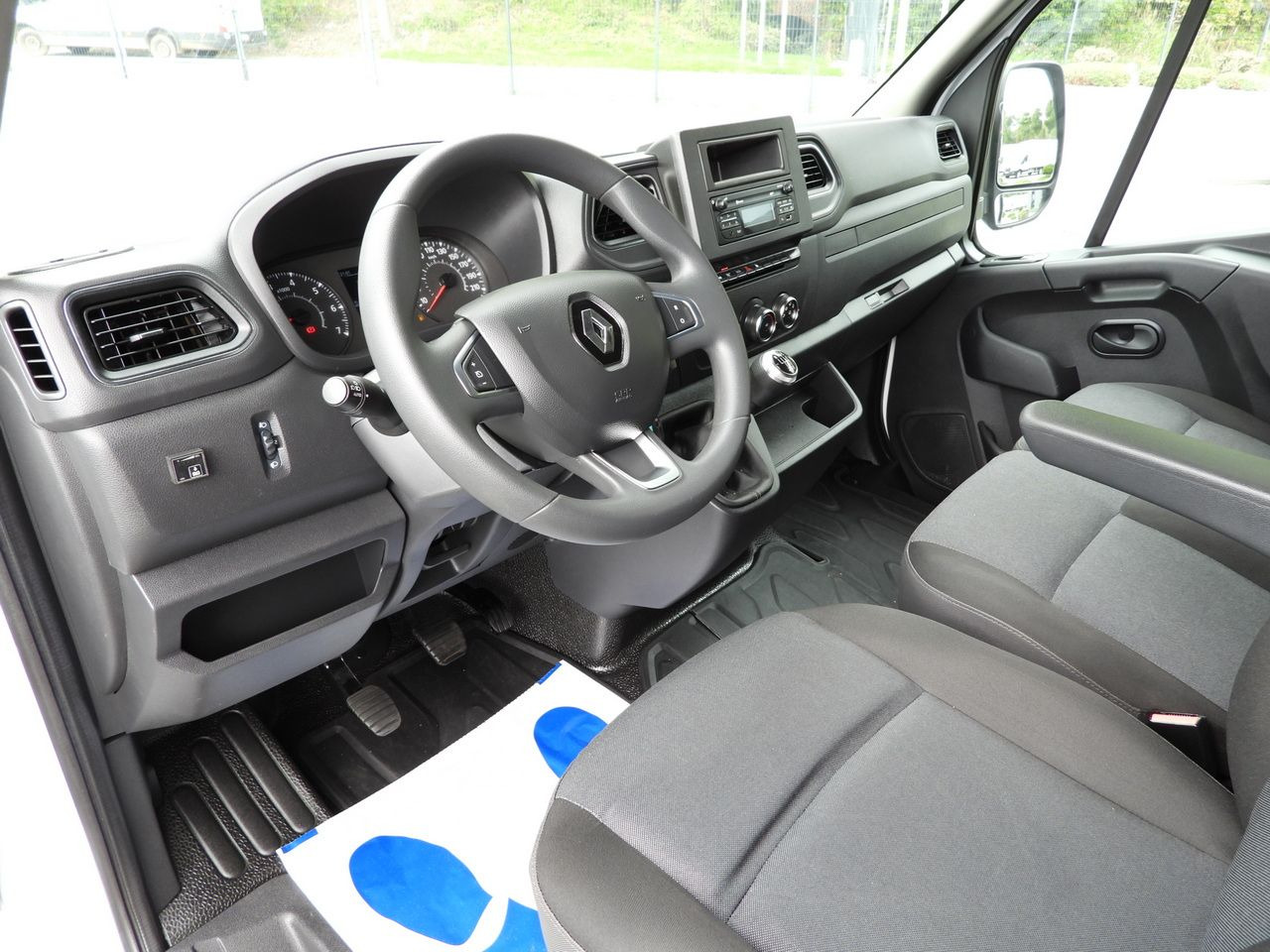 RENAULT MASTER TARPAULIN LIFT 9 PALLETS WEBASTO CRUISE CONTROL LED LIGHTS PNEUMATICS AIR CONDITIONING 165HP - Тентований фургон: фото 2 RENAULT MASTER TARPAULIN LIFT 9 PALLETS WEBASTO CRUISE CONTROL LED LIGHTS PNEUMATICS AIR CONDITIONING 165HP - Тентований фургон: фото 2