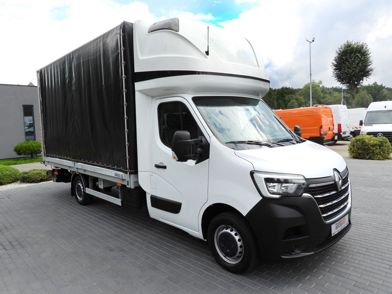 RENAULT MASTER TARPAULIN LIFT 9 PALLETS WEBASTO CRUISE CONTROL LED LIGHTS PNEUMATICS AIR CONDITIONING 165HP - Тентований фургон: фото 4 RENAULT MASTER TARPAULIN LIFT 9 PALLETS WEBASTO CRUISE CONTROL LED LIGHTS PNEUMATICS AIR CONDITIONING 165HP - Тентований фургон: фото 4