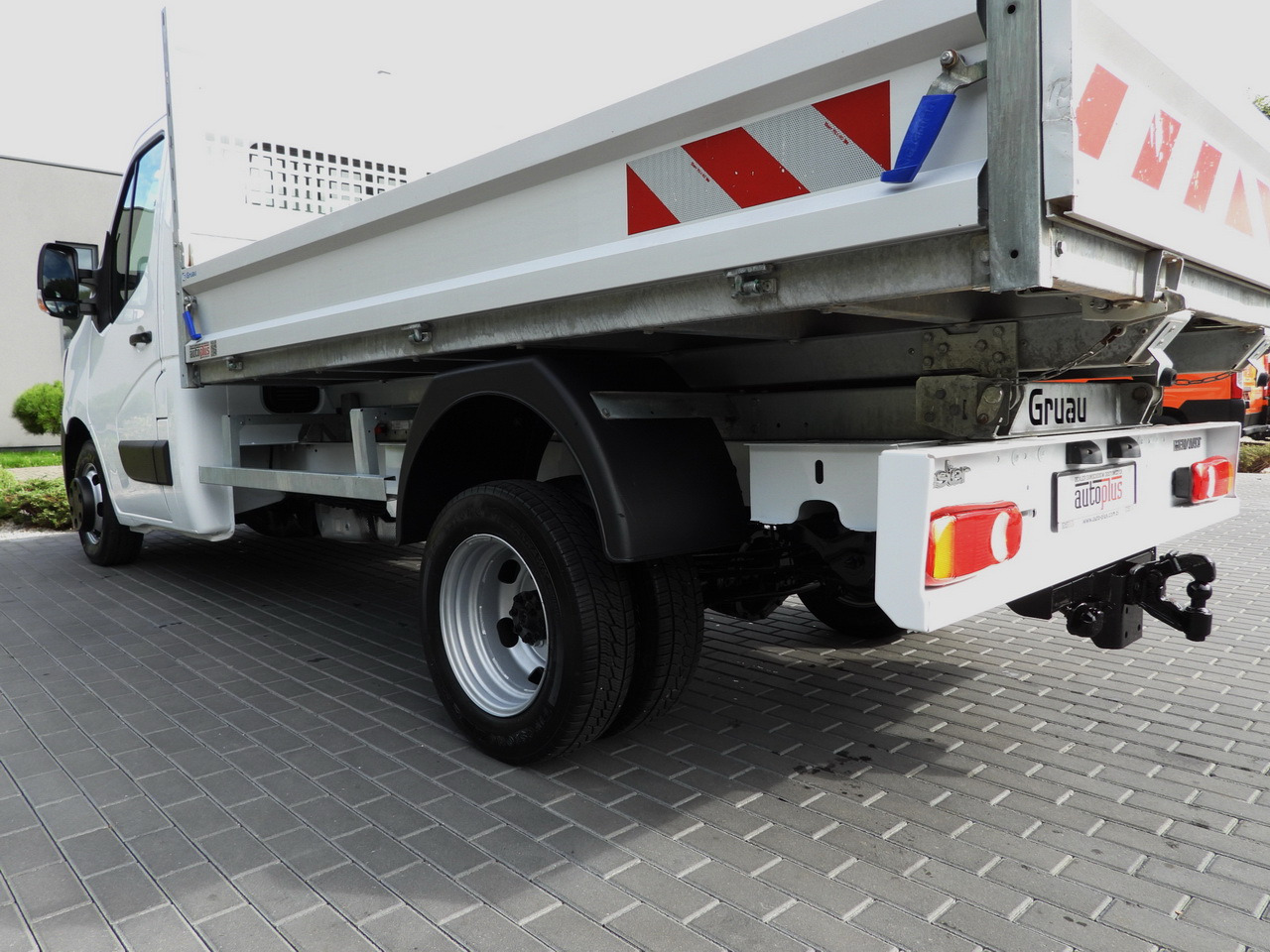 Малотоннажний самоскид RENAULT MASTER TIPPER CRUISE CONTROL LED LIGHTS TWIN WHEELS AIR CONDITIONING  130HP: фото 15 Малотоннажний самоскид RENAULT MASTER TIPPER CRUISE CONTROL LED LIGHTS TWIN WHEELS AIR CONDITIONING  130HP: фото 15