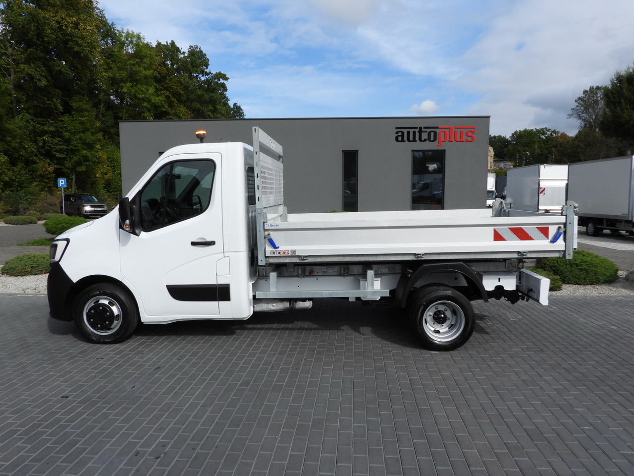 Малотоннажний самоскид RENAULT MASTER TIPPER CRUISE CONTROL LED LIGHTS TWIN WHEELS AIR CONDITIONING  130HP: фото 9 Малотоннажний самоскид RENAULT MASTER TIPPER CRUISE CONTROL LED LIGHTS TWIN WHEELS AIR CONDITIONING  130HP: фото 9