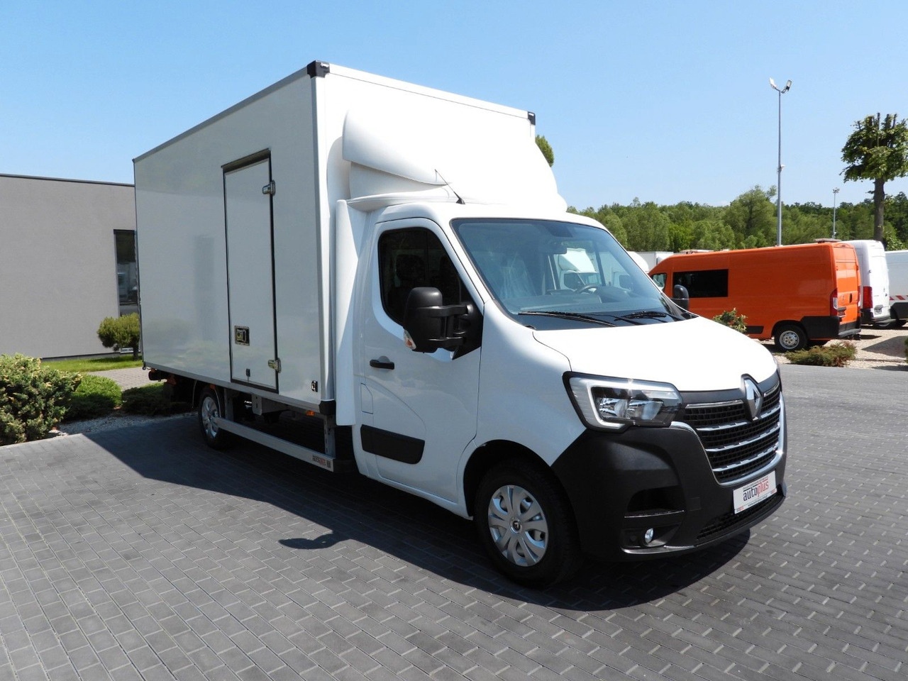 Renault MASTER KOFFER AUFZUG 8 PALETTEN TEMPOMAT LED - Фургон з закритим кузовом: фото 4 Renault MASTER KOFFER AUFZUG 8 PALETTEN TEMPOMAT LED - Фургон з закритим кузовом: фото 4