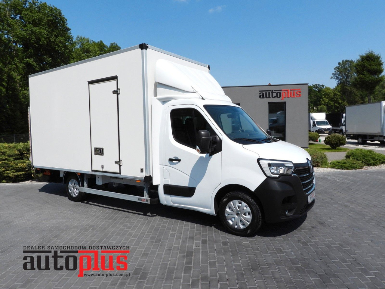 Renault MASTER KOFFER AUFZUG 8 PALETTEN TEMPOMAT LED - Фургон з закритим кузовом: фото 1 Renault MASTER KOFFER AUFZUG 8 PALETTEN TEMPOMAT LED - Фургон з закритим кузовом: фото 1