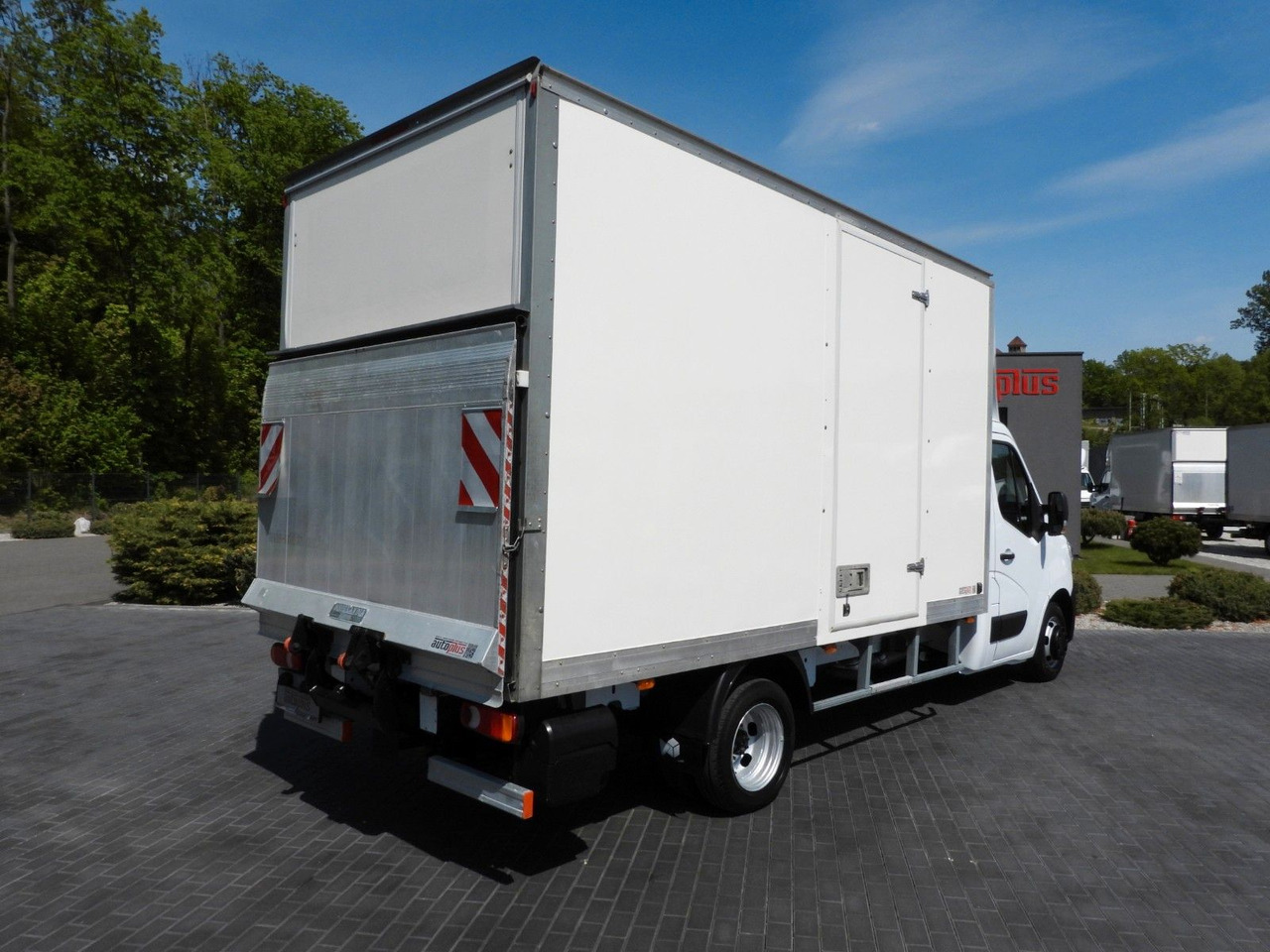 Renault MASTER KOFFER AUFZUG 8 PALETTEN TEMPOMAT NAVI - Фургон з закритим кузовом: фото 3 Renault MASTER KOFFER AUFZUG 8 PALETTEN TEMPOMAT NAVI - Фургон з закритим кузовом: фото 3