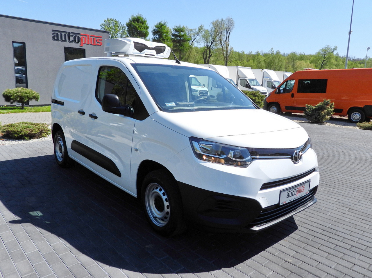 TOYOTA PROACE CITY REFRIGERATOR VAN -15*C POWER SUPPLY 230V CRUISE CONTROL AIR CONDITIONING 100HP - Фургон-рефрижератор: фото 4 TOYOTA PROACE CITY REFRIGERATOR VAN -15*C POWER SUPPLY 230V CRUISE CONTROL AIR CONDITIONING 100HP - Фургон-рефрижератор: фото 4