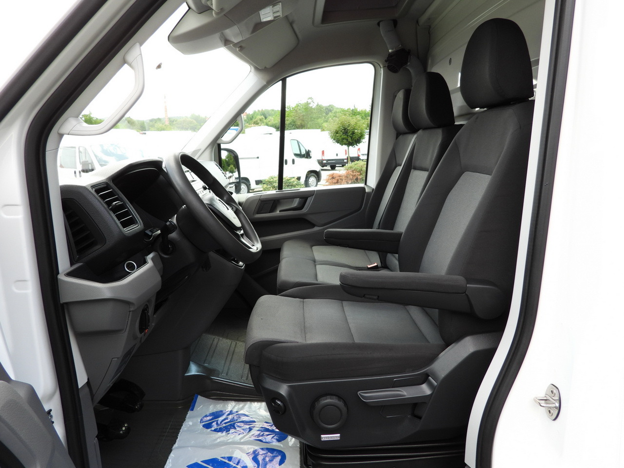 Тентований фургон VOLKSWAGEN CRAFTER TARPAULIN 10 PALLETS WEBASTO CRUISE CONTROL AIR CONDITIONING 180HP: фото 39 Тентований фургон VOLKSWAGEN CRAFTER TARPAULIN 10 PALLETS WEBASTO CRUISE CONTROL AIR CONDITIONING 180HP: фото 39