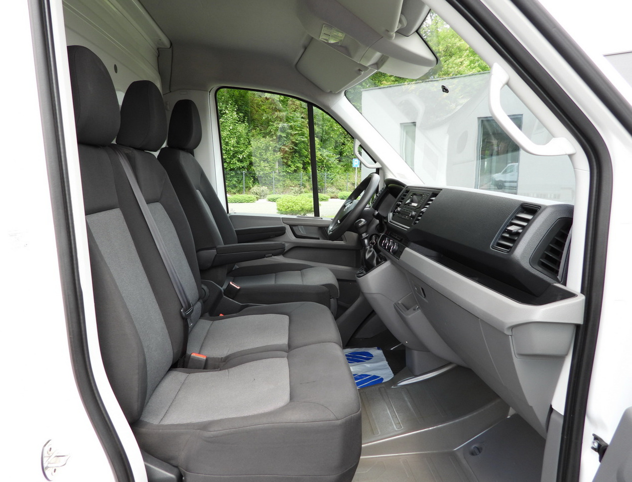 Тентований фургон VOLKSWAGEN CRAFTER TARPAULIN 10 PALLETS WEBASTO CRUISE CONTROL AIR CONDITIONING 180HP: фото 50 Тентований фургон VOLKSWAGEN CRAFTER TARPAULIN 10 PALLETS WEBASTO CRUISE CONTROL AIR CONDITIONING 180HP: фото 50