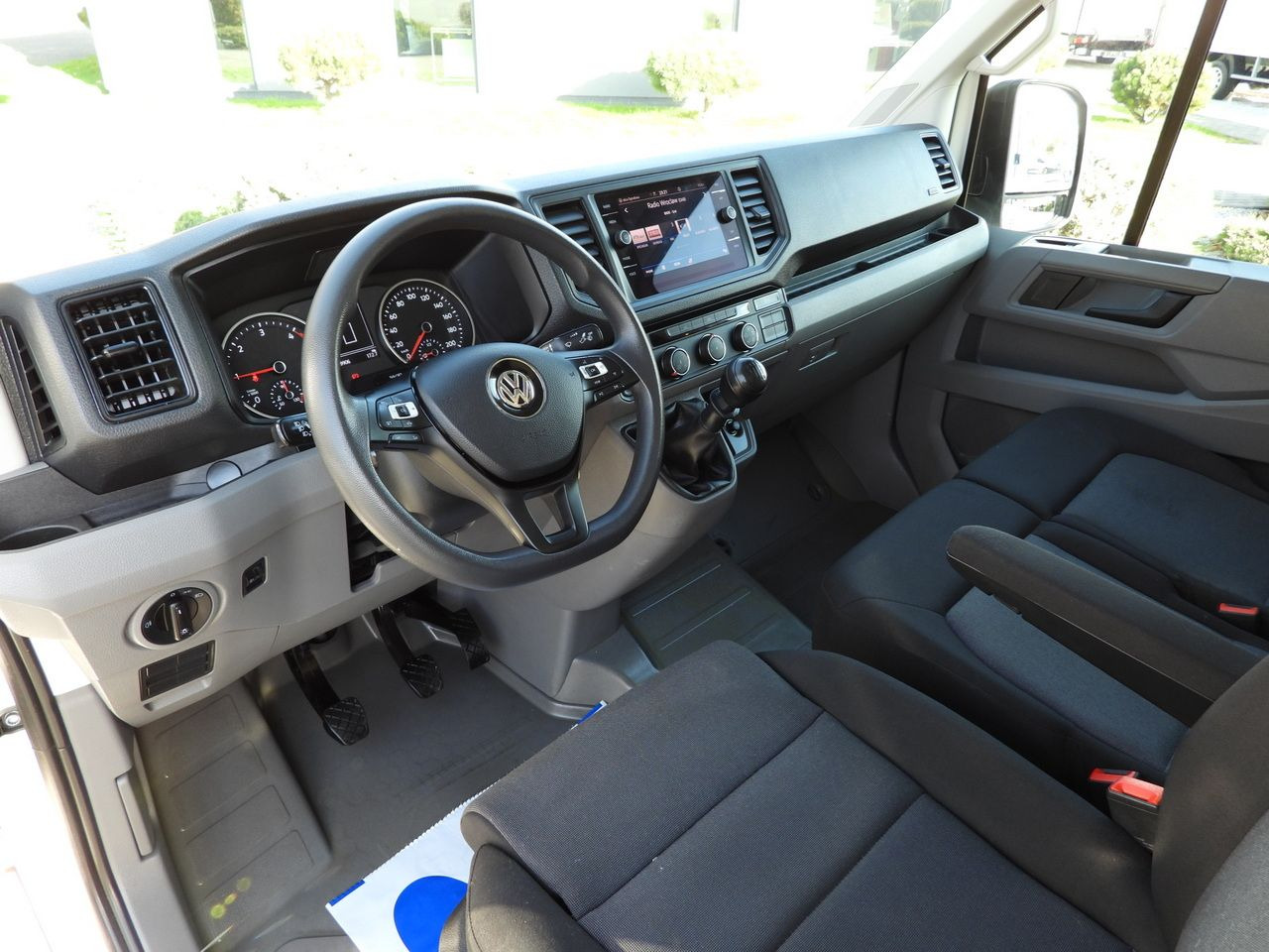 VOLKSWAGEN CRAFTER TIPPER CRUISE CONTROL NAVIGATION TWIN WHEELS AIR CONDITIONING 180HP - Малотоннажний самоскид: фото 2 VOLKSWAGEN CRAFTER TIPPER CRUISE CONTROL NAVIGATION TWIN WHEELS AIR CONDITIONING 180HP - Малотоннажний самоскид: фото 2