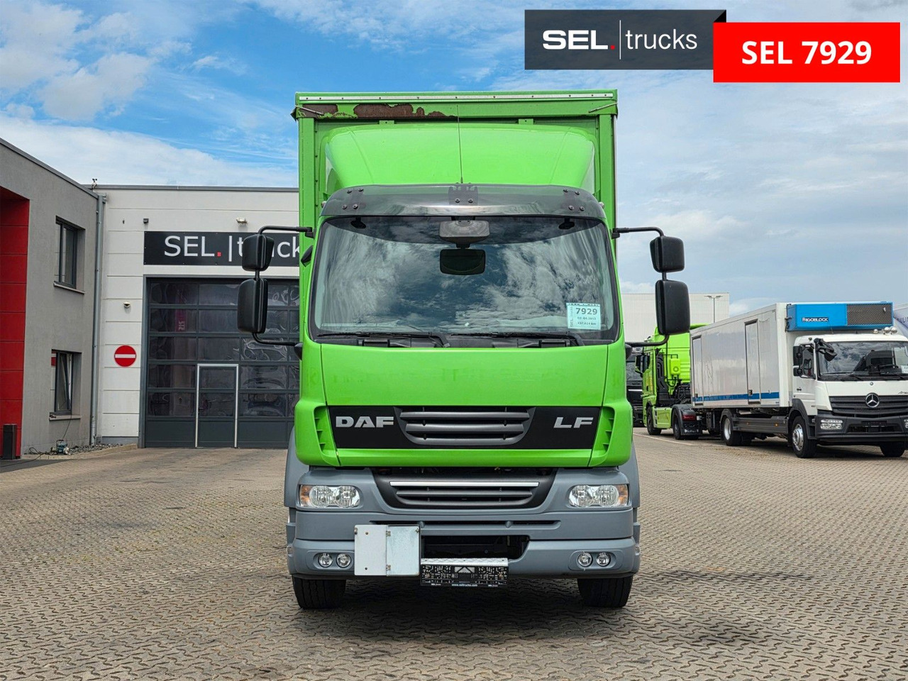 DAF FA LF 55.300 / Ladebordwand + Kofferseite - Тентована вантажівка: фото 2 DAF FA LF 55.300 / Ladebordwand + Kofferseite - Тентована вантажівка: фото 2