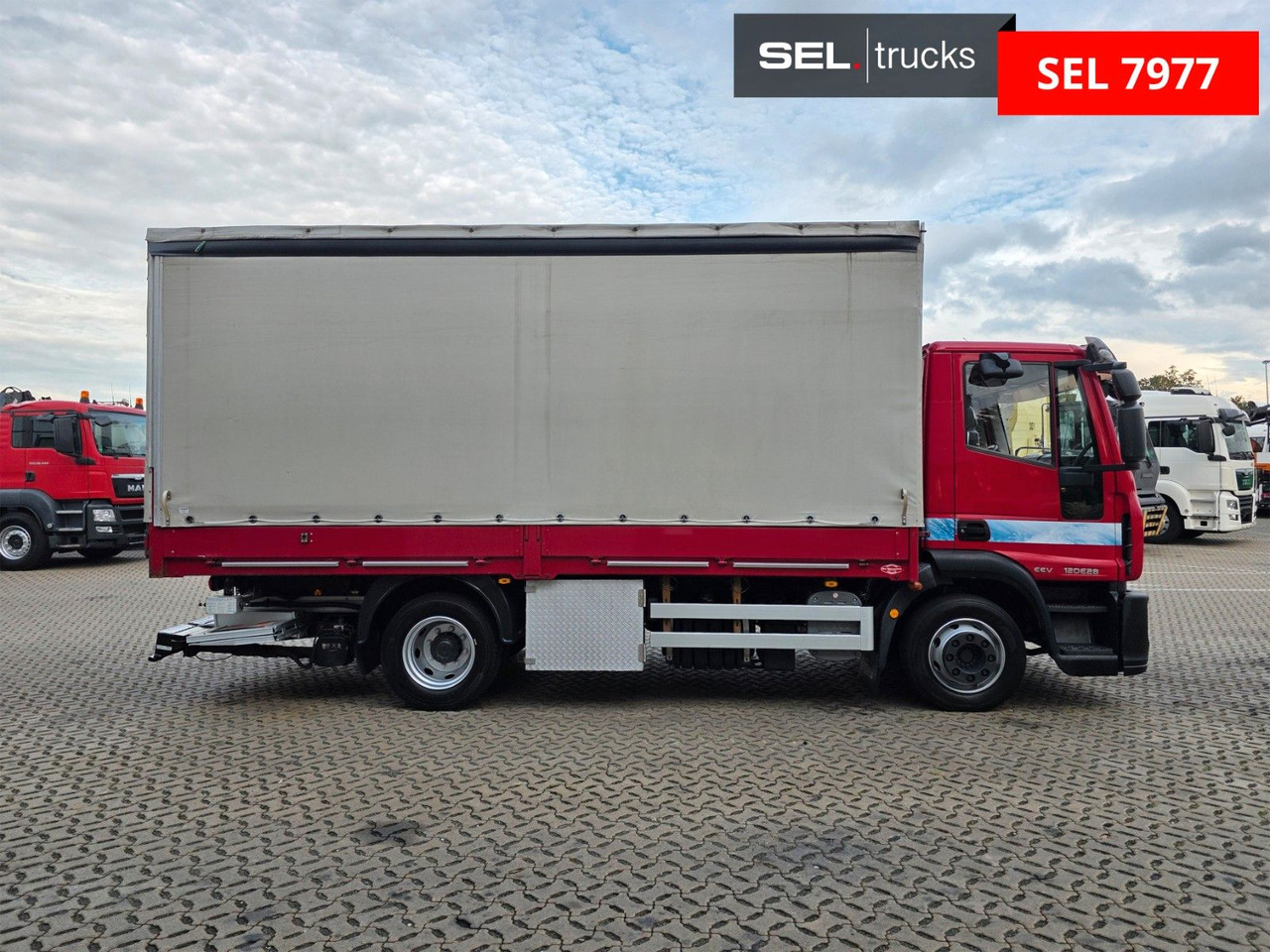 Iveco Eurocargo 120E28 / Ladebordwand / Aluklappen - Тентована вантажівка: фото 4 Iveco Eurocargo 120E28 / Ladebordwand / Aluklappen - Тентована вантажівка: фото 4