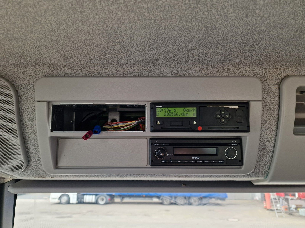 Самоскид вантажівка Iveco Eurocargo 140-250: фото 23