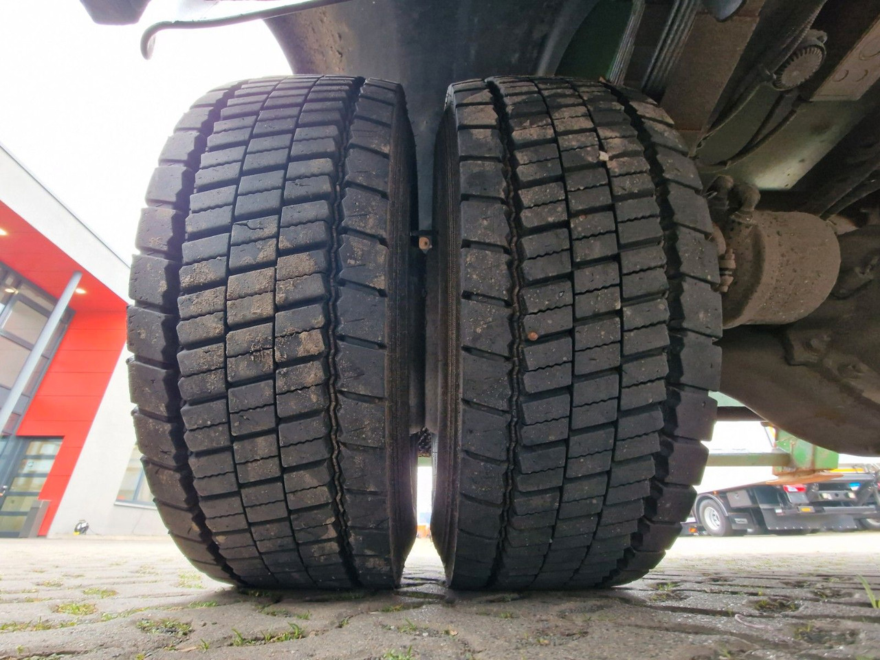 Самоскид вантажівка Iveco Eurocargo 140-250: фото 30